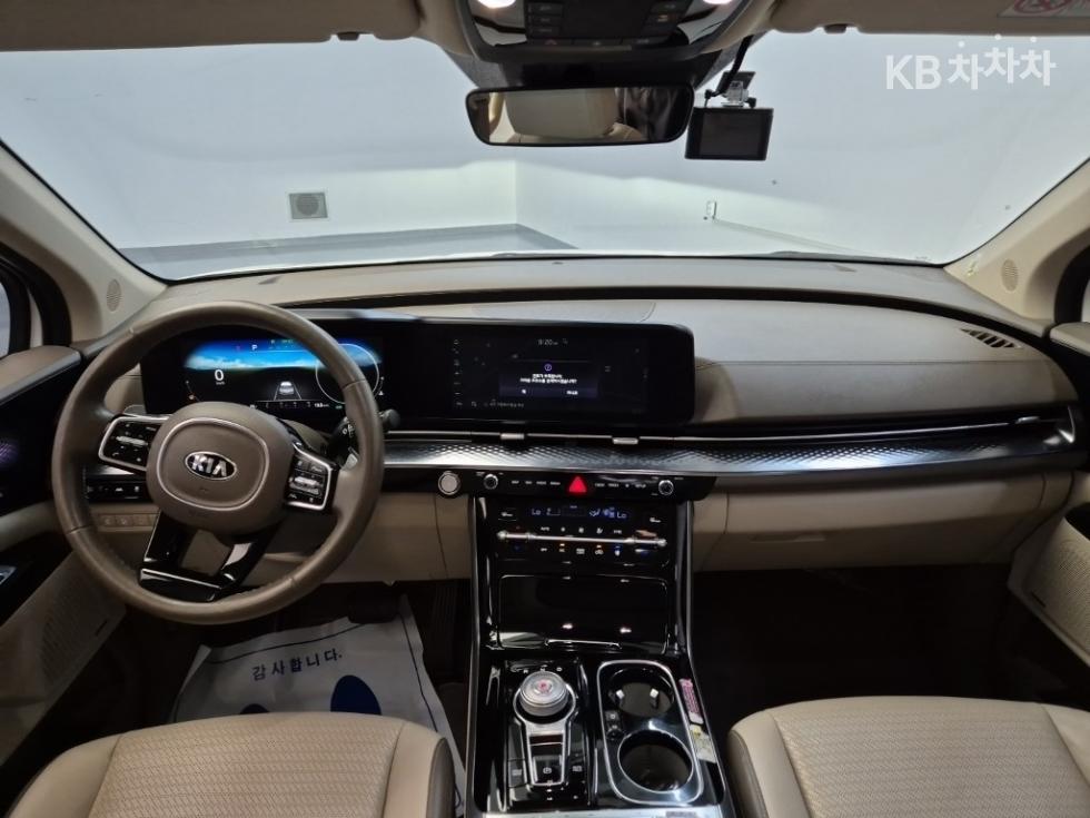 Kia Carnival — miniaturë 7