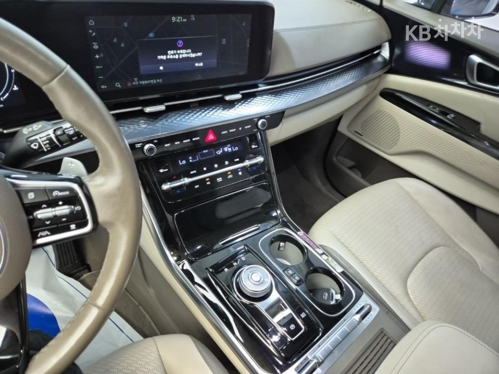 Kia Carnival — miniaturë 10