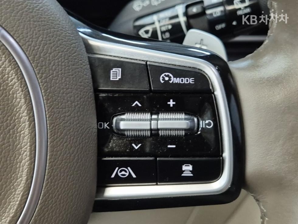 Kia Carnival — miniaturë 16