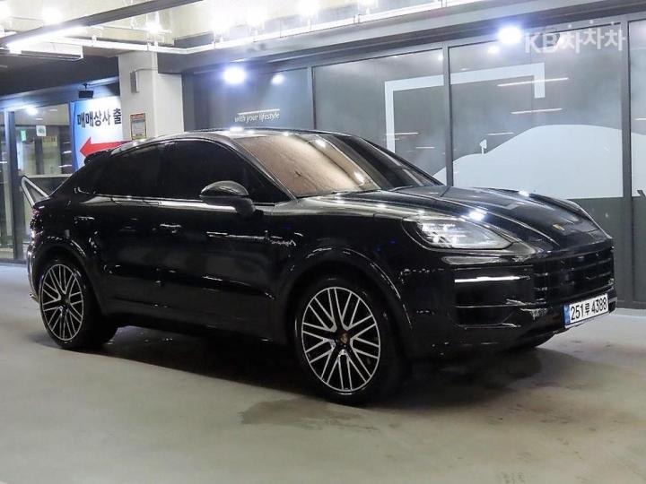 Porsche Cayenne 3.0 E-Hybrid Coupe — foto 1