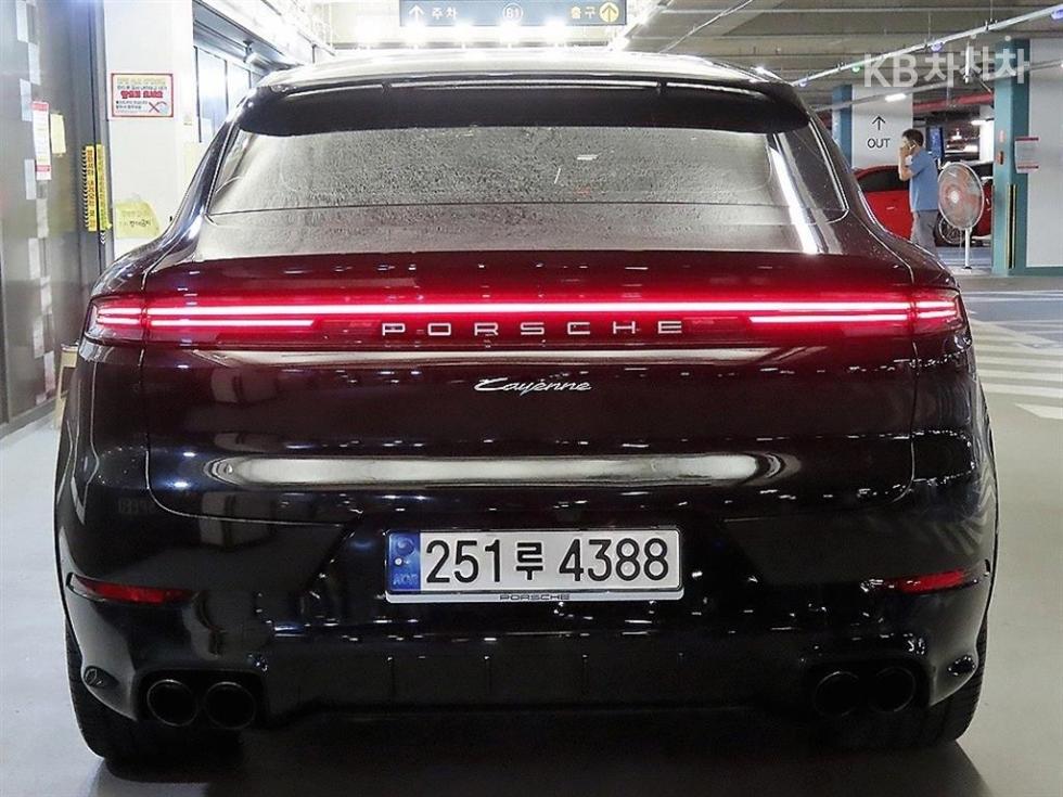 Porsche Cayenne — miniaturë 5