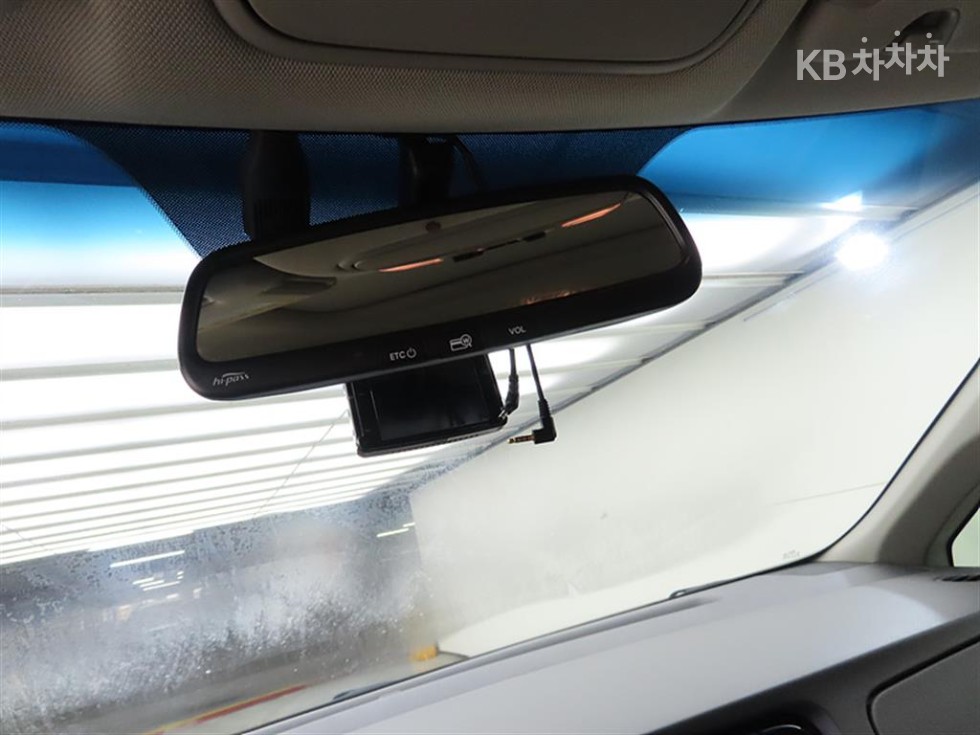 Kia Carnival — miniaturë 12