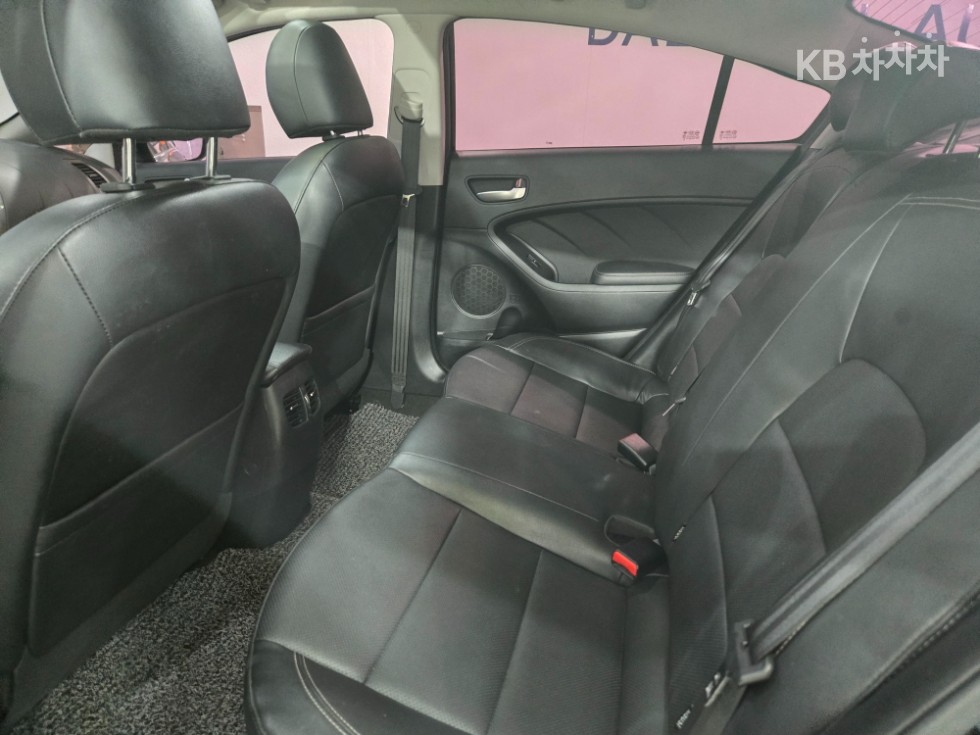 Kia K3 — miniaturë 8