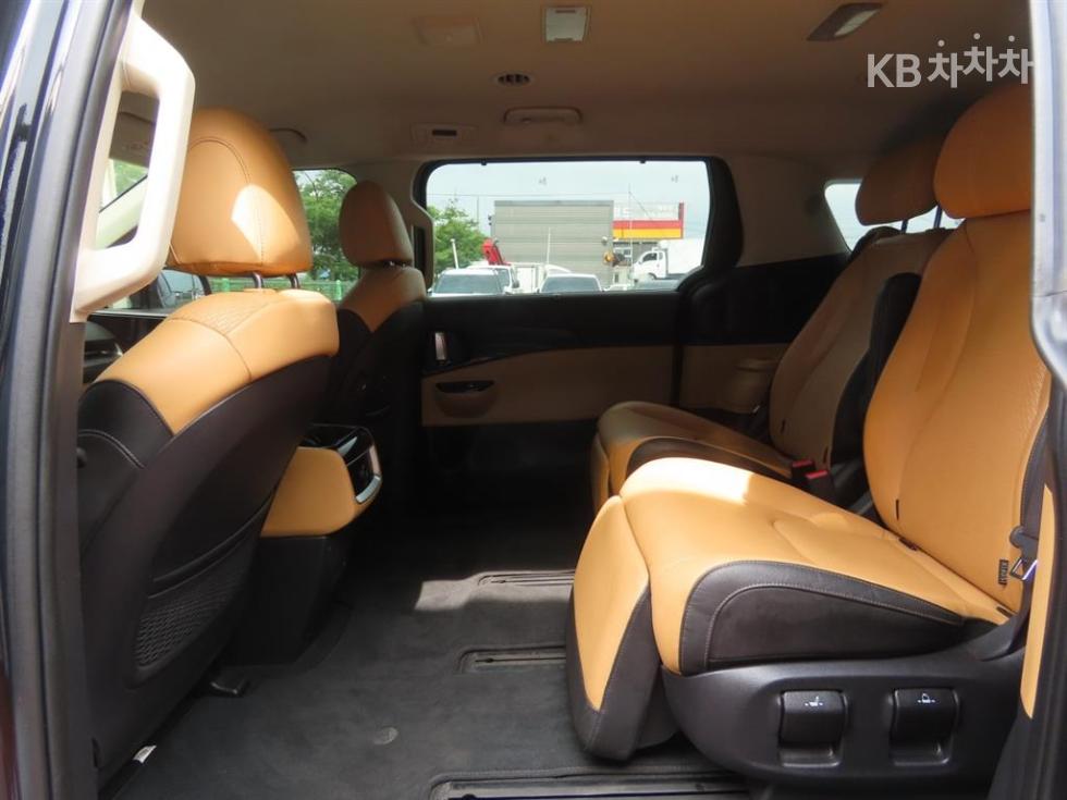 Kia Carnival — miniaturë 7