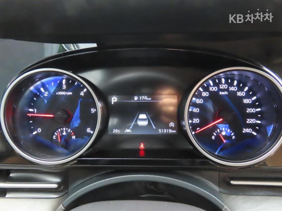 Kia Carnival — miniaturë 11