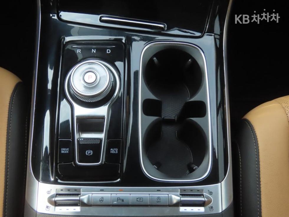 Kia Carnival — miniaturë 13