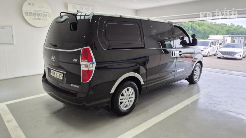 Hyundai Starex — miniaturë 4