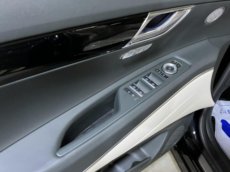 2024 Genesis GV80 photo
