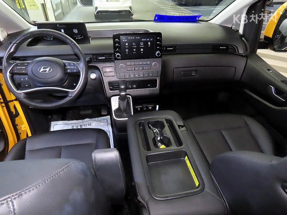Hyundai Staria — miniaturë 10