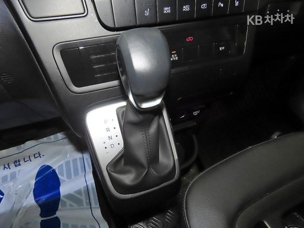 Hyundai Staria — miniaturë 12
