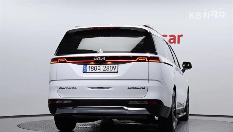 Kia Carnival — miniaturë 4