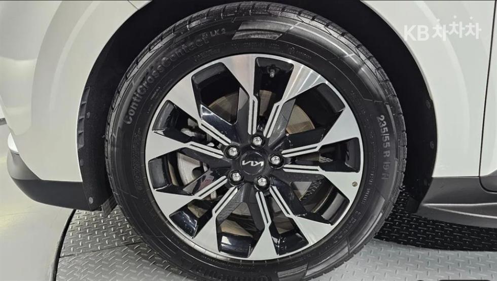 Kia Carnival — miniaturë 5