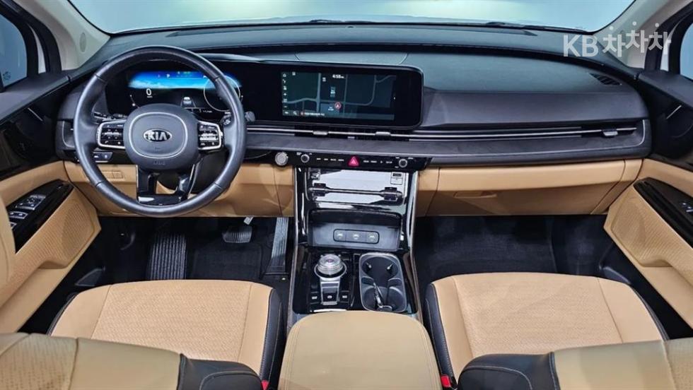 Kia Carnival — miniaturë 7