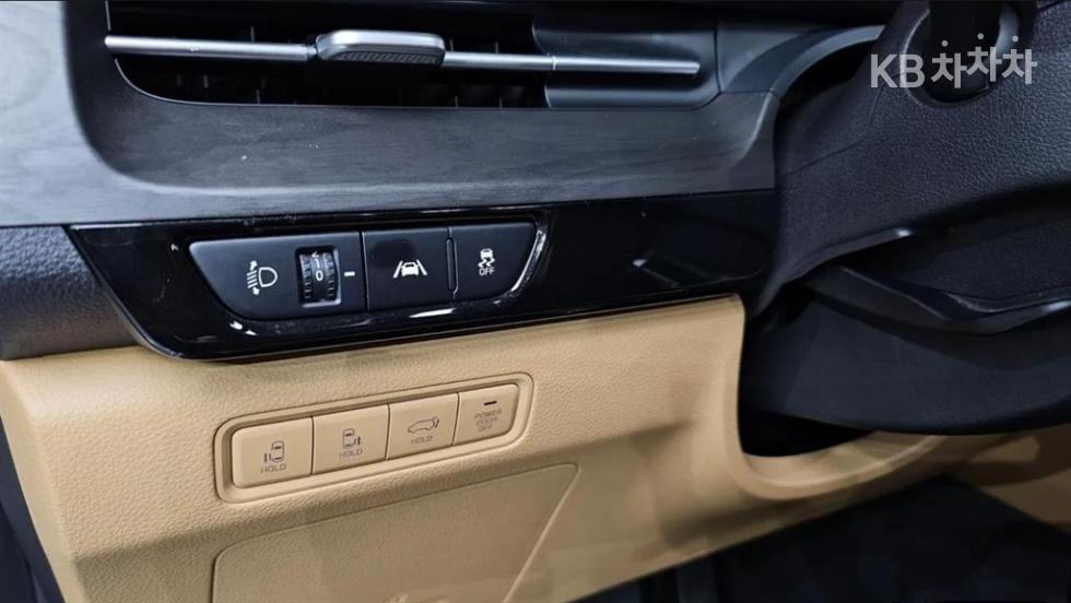 Kia Carnival — miniaturë 15