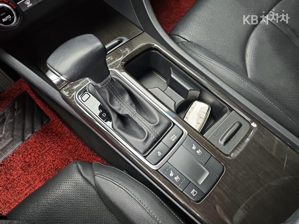 Kia K5 — miniaturë 8