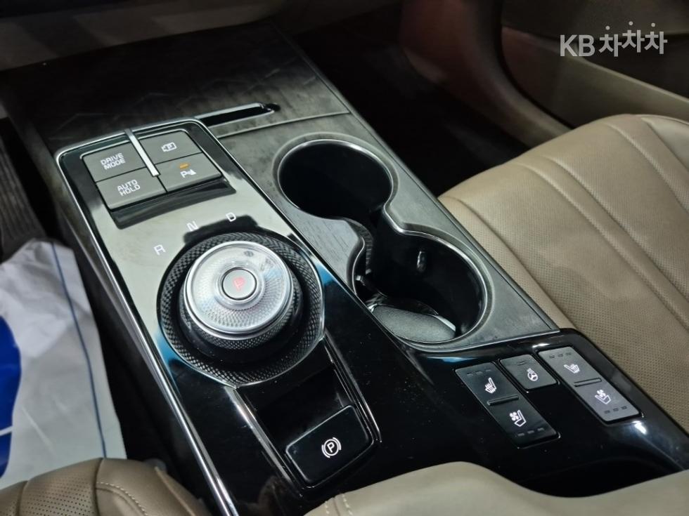 Kia K8 — miniaturë 8