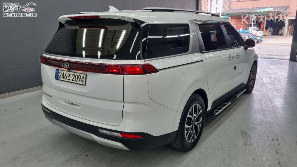 Kia Carnival — miniaturë 2