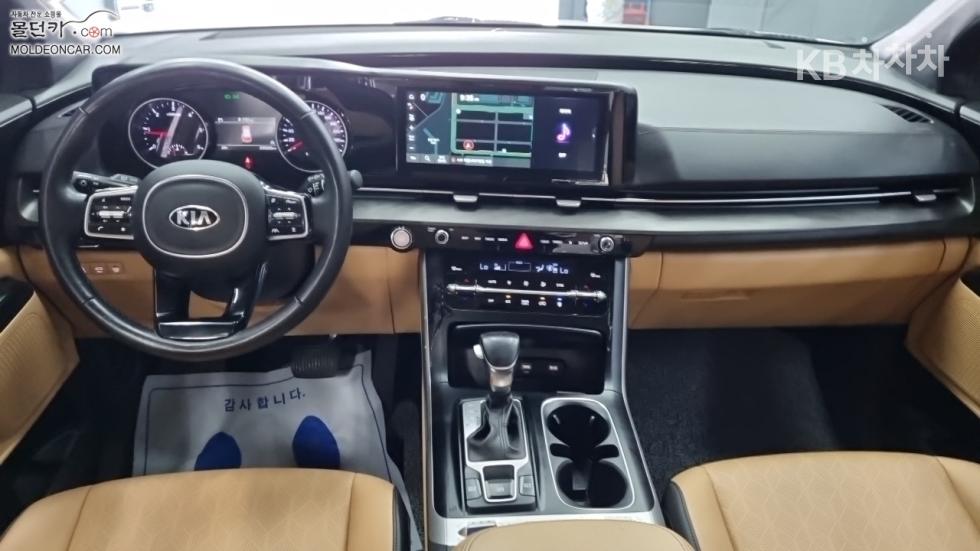 Kia Carnival — miniaturë 7