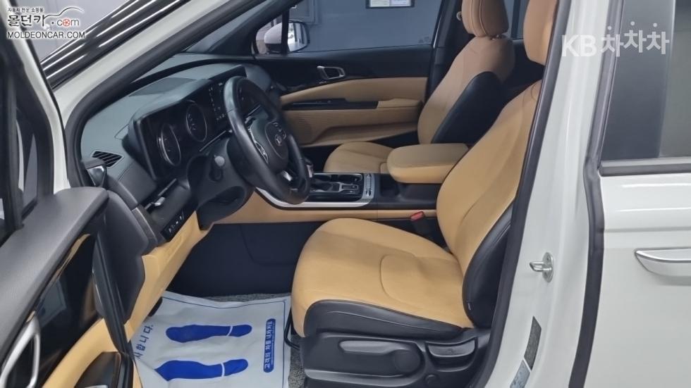 Kia Carnival — miniaturë 9