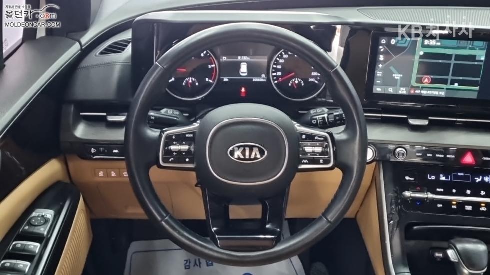 Kia Carnival — miniaturë 11