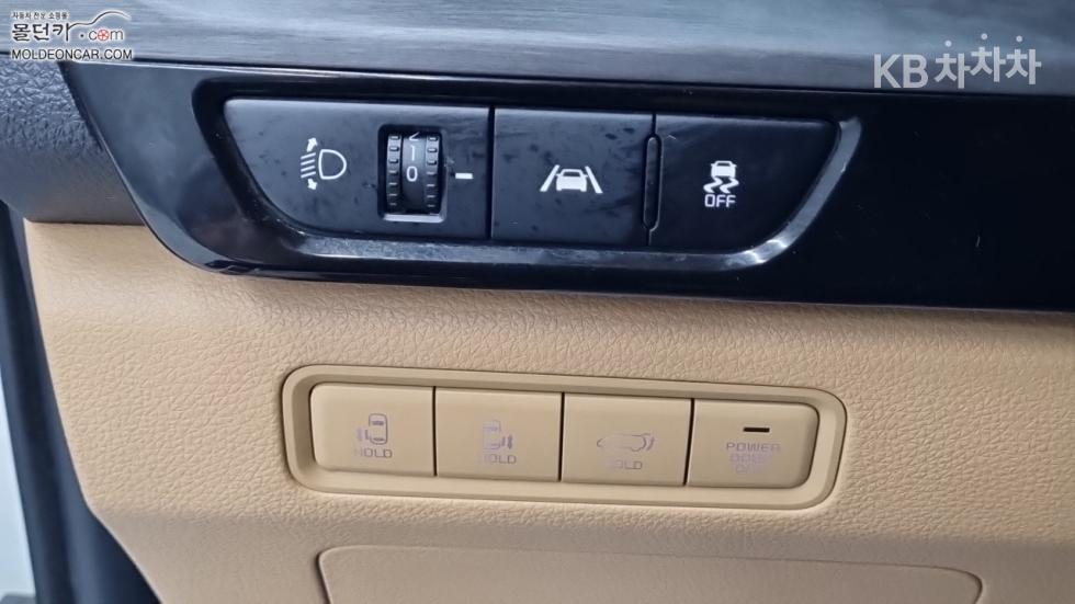 Kia Carnival — miniaturë 16
