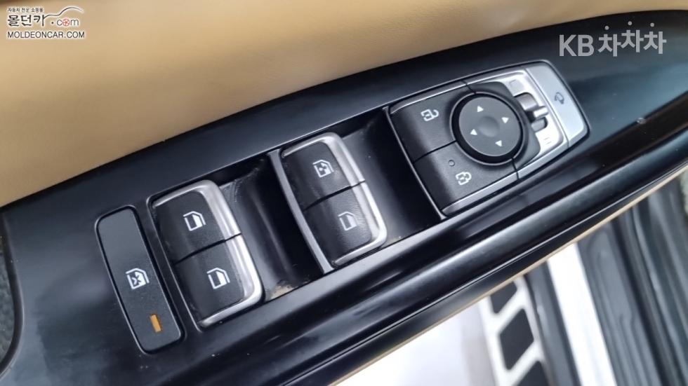Kia Carnival — miniaturë 17
