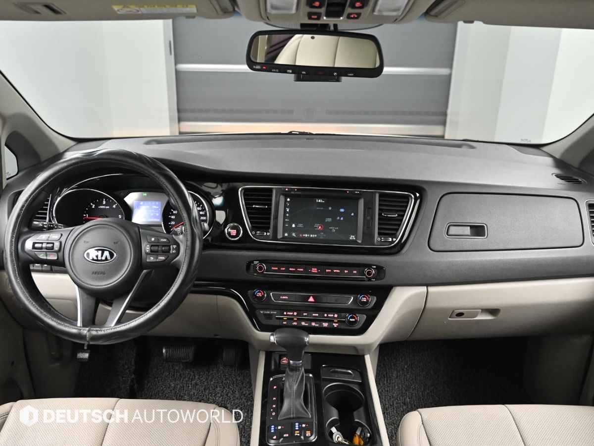 Kia Carnival — miniaturë 7
