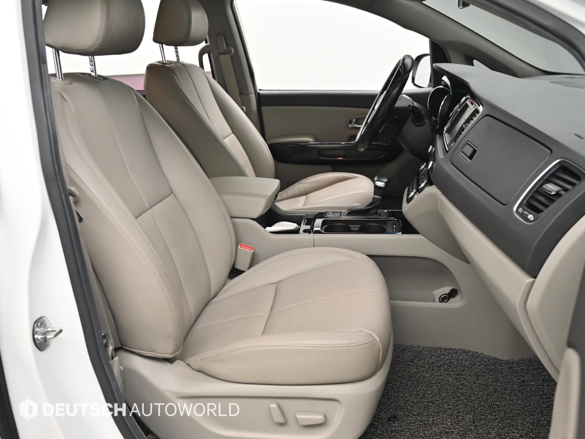 Kia Carnival — miniaturë 10