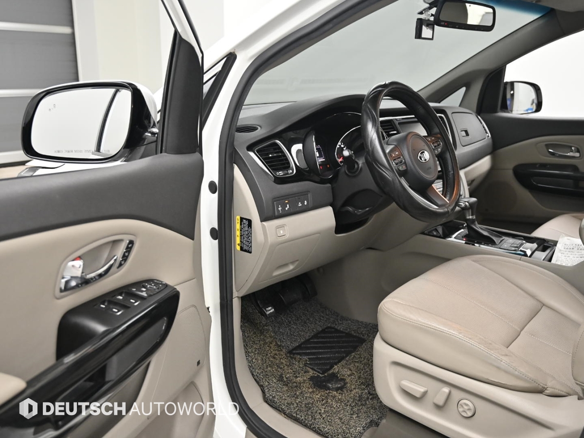 Kia Carnival — miniaturë 11