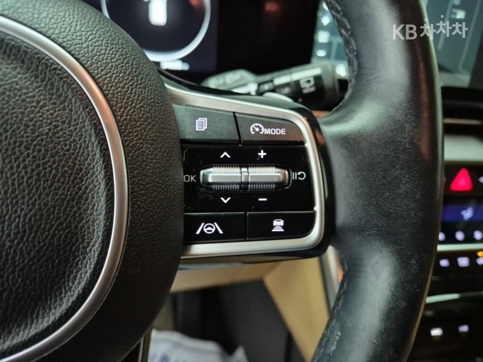 Kia Carnival — miniaturë 15