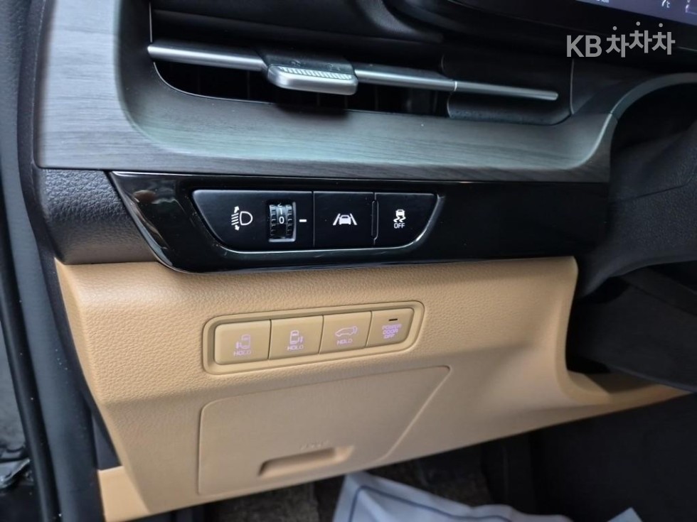 Kia Carnival — miniaturë 17