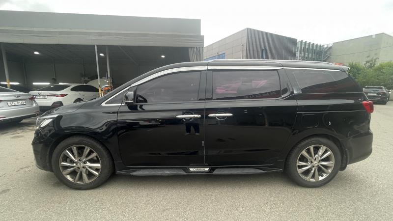 Kia Carnival — miniaturë 2