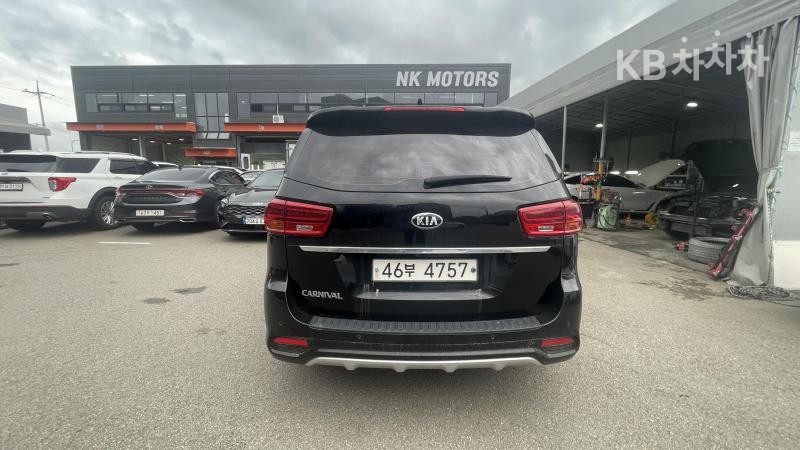 Kia Carnival — miniaturë 3