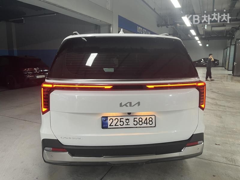 Kia Carnival — miniaturë 3