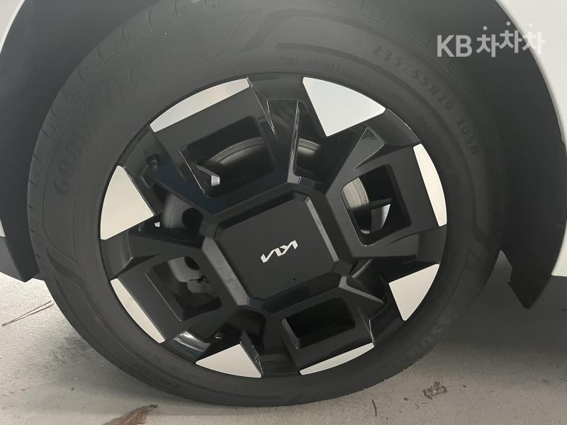 Kia Carnival — miniaturë 5