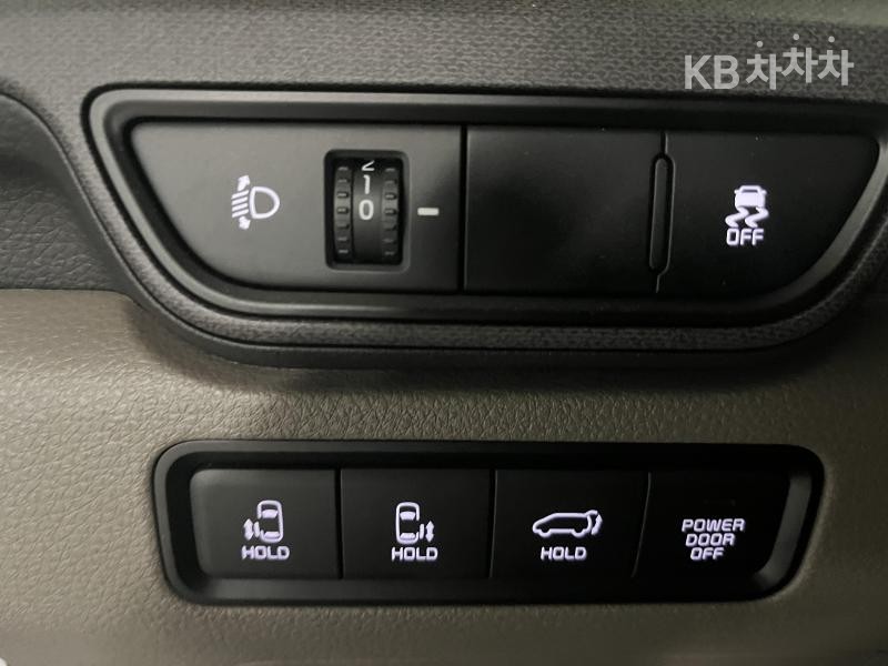 Kia Carnival — miniaturë 9