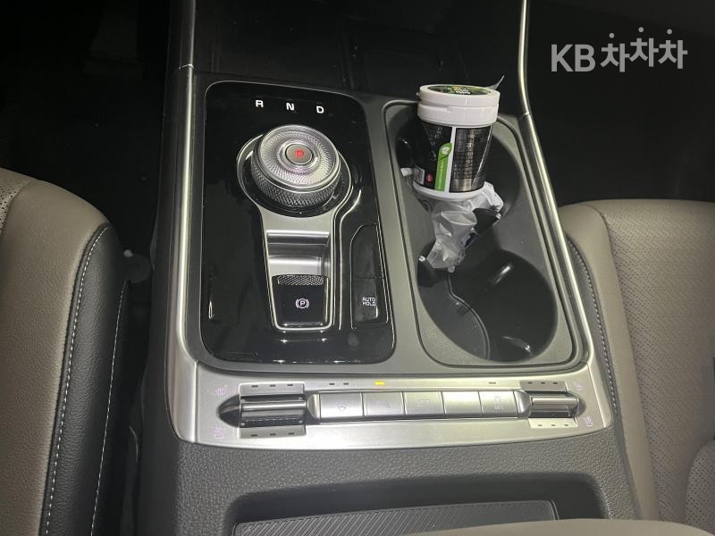 Kia Carnival — miniaturë 11