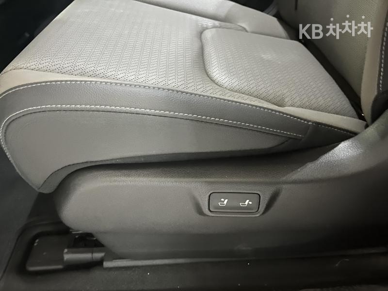 Kia Carnival — miniaturë 13