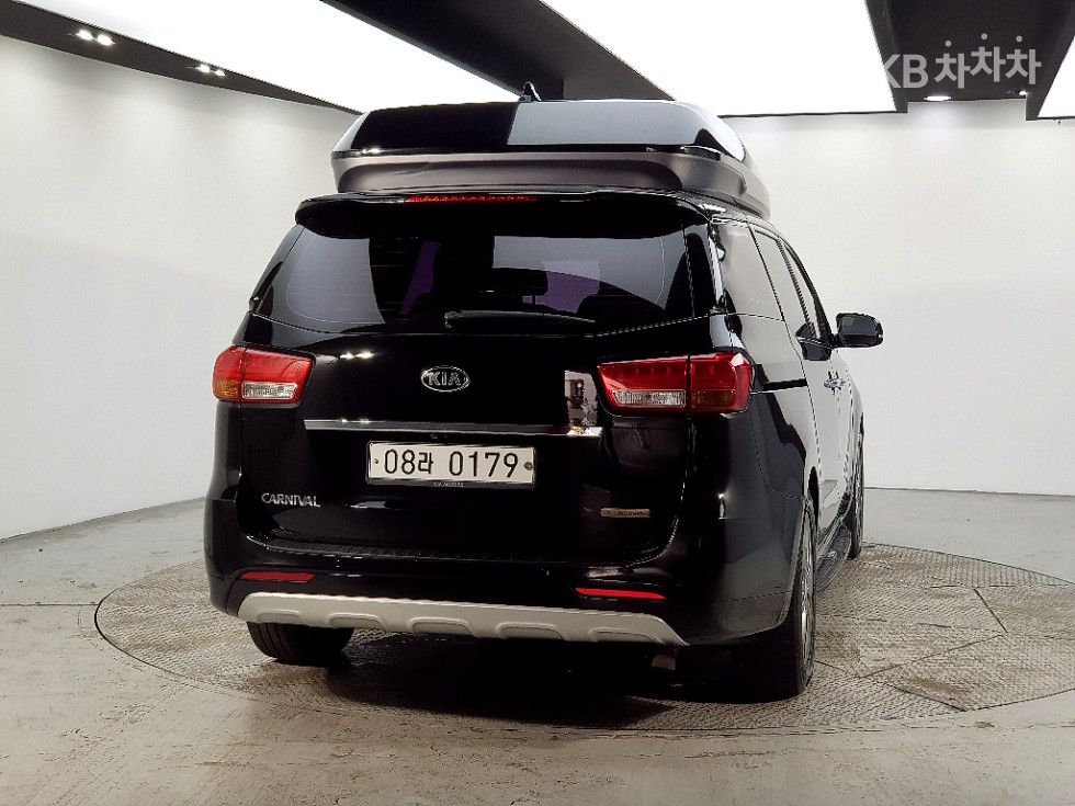 Kia Carnival — miniaturë 3