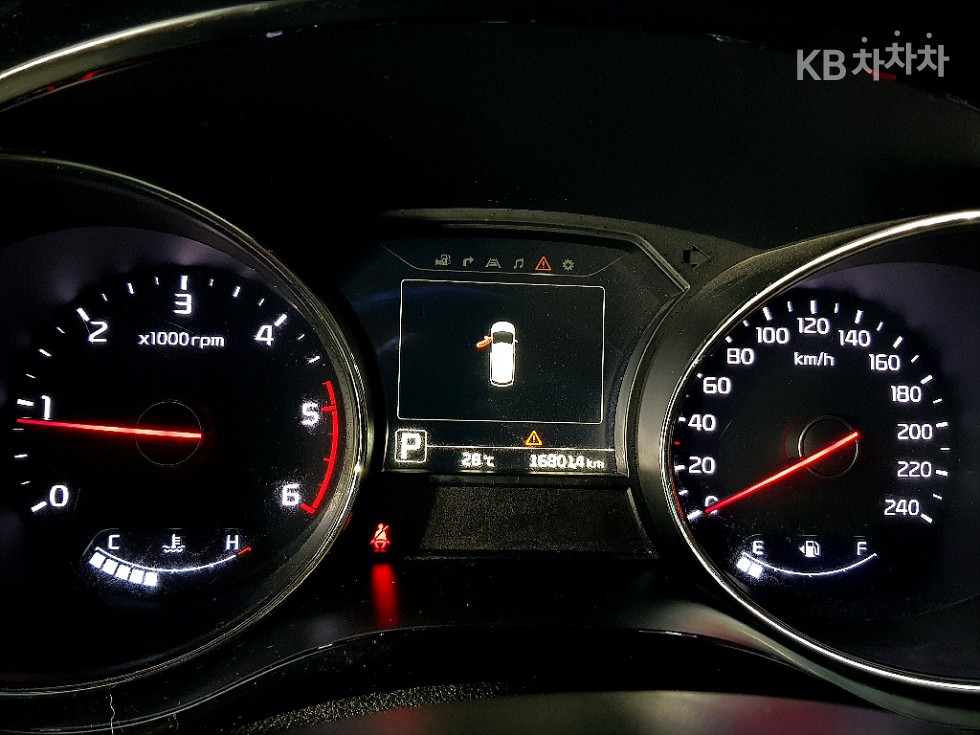 Kia Carnival — miniaturë 5