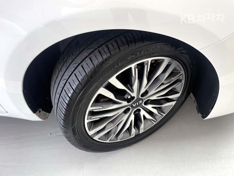 Kia K7 — miniaturë 18