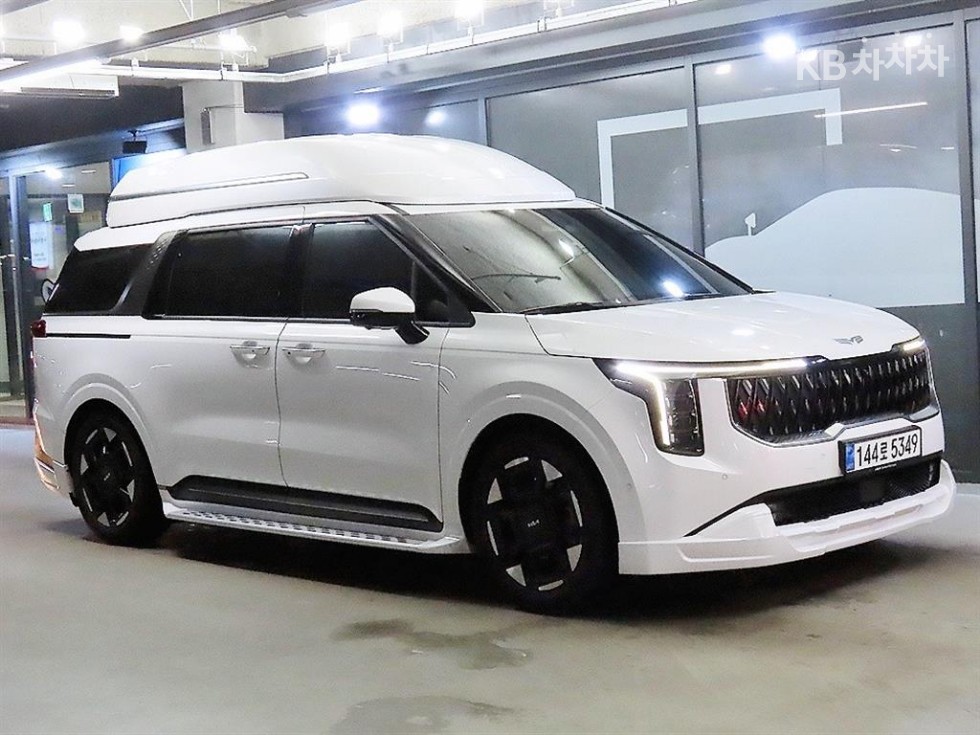 2024 Kia 4 photo