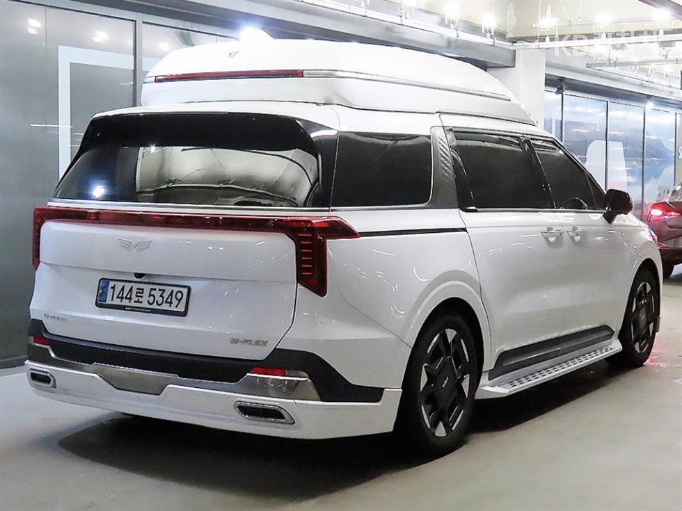 2024 Kia 4 photo