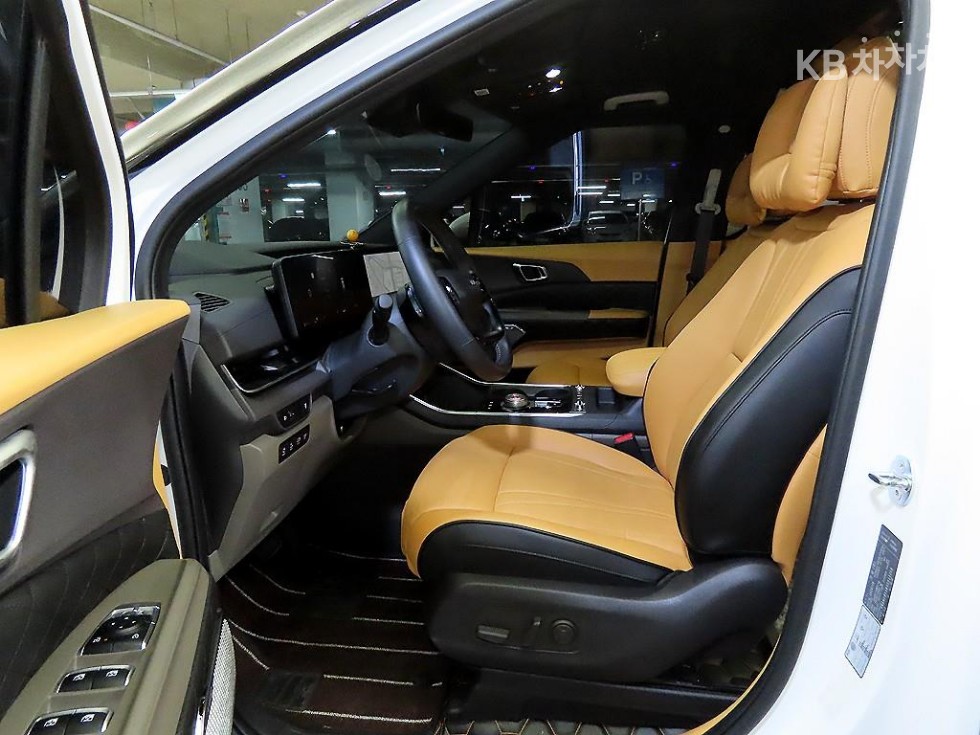 2024 Kia 4 photo