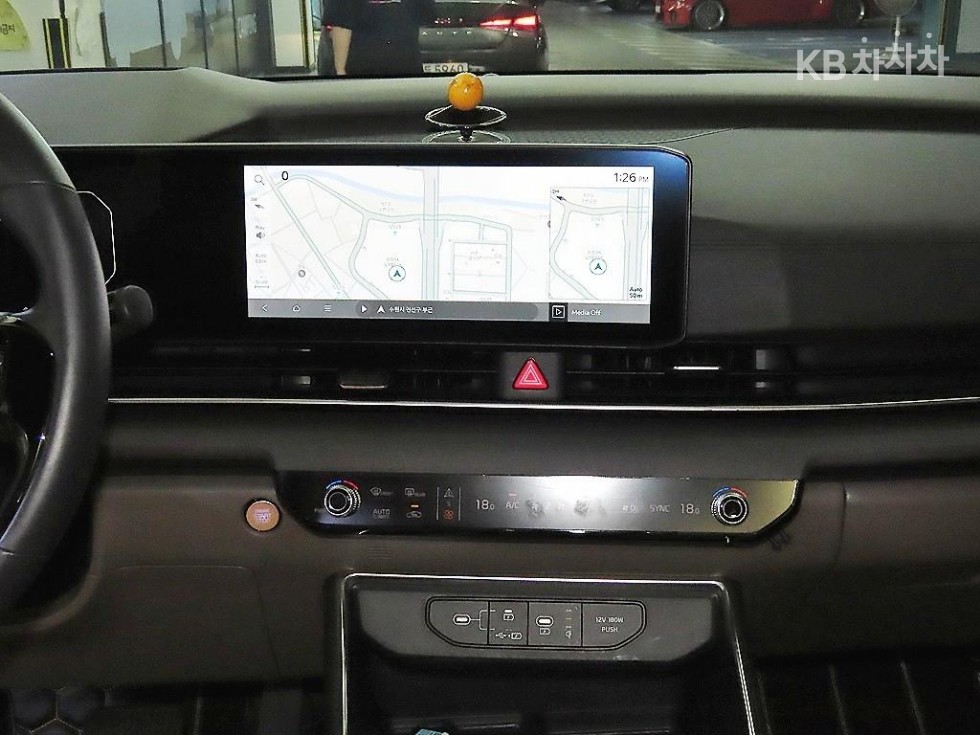 Kia Carnival — miniaturë 11