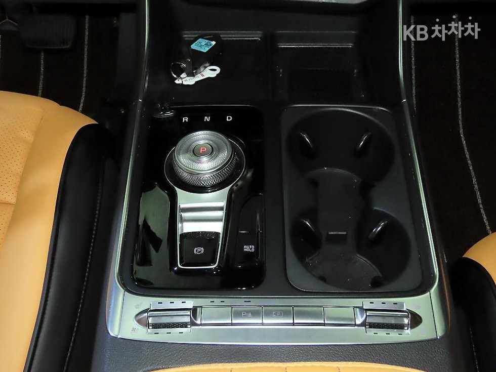 Kia Carnival — miniaturë 12
