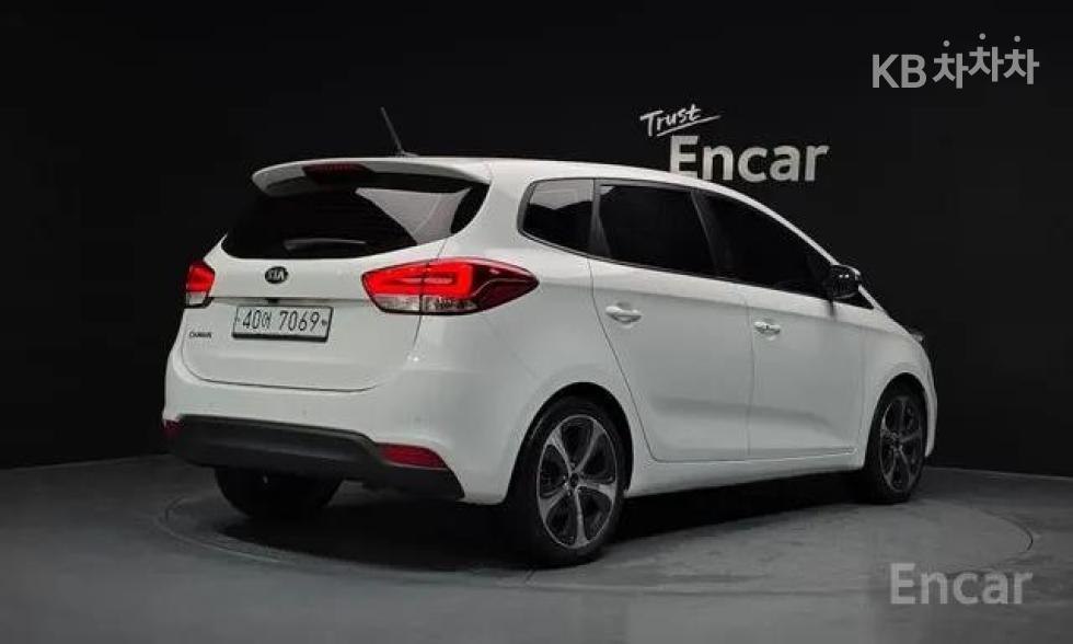 Kia Carens — miniaturë 2