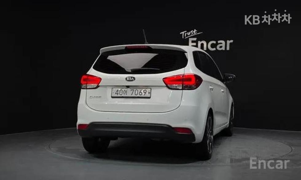 Kia Carens — miniaturë 4