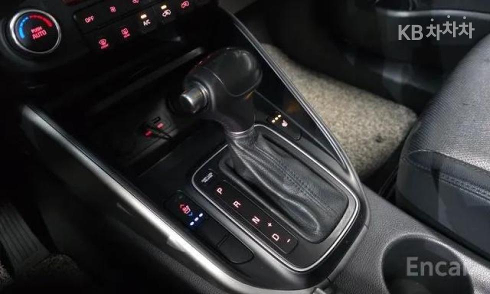 Kia Carens — miniaturë 9