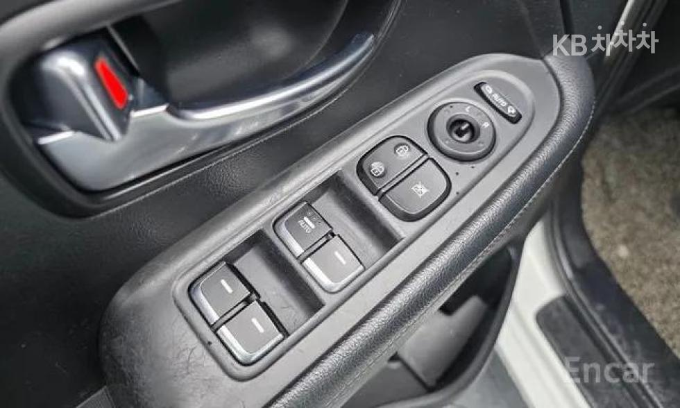 Kia Carens — miniaturë 12